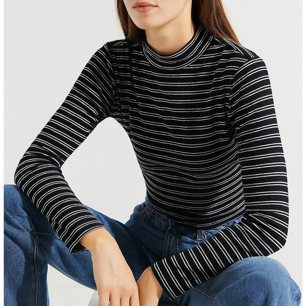 BB Dakota Black & White Striped Ribbed Knit Turtle Neck Sweater Small